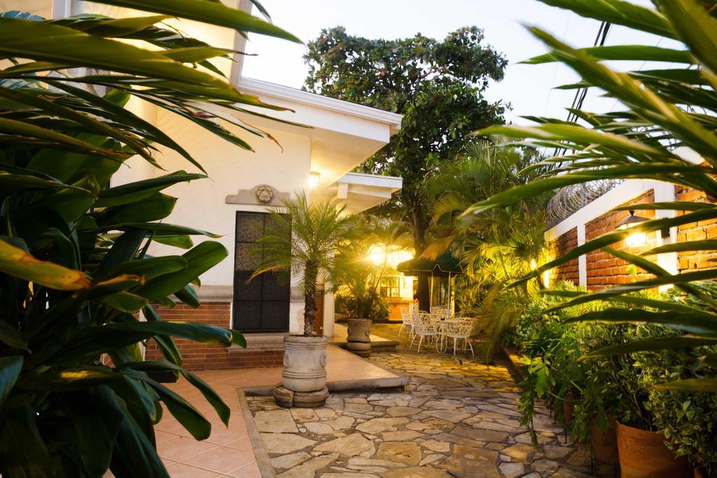Hotel El Almendro Managua Extérieur photo